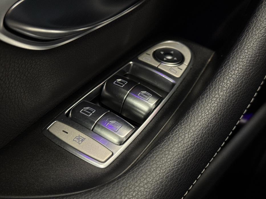 MERCEDES-BENZ E 2021