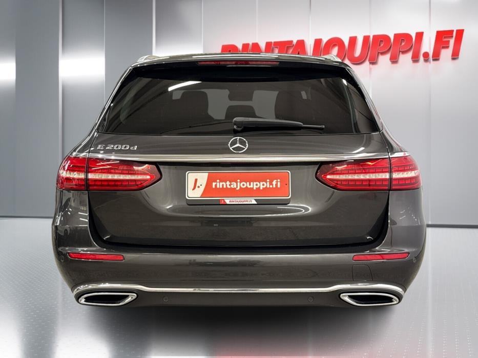MERCEDES-BENZ E 2021