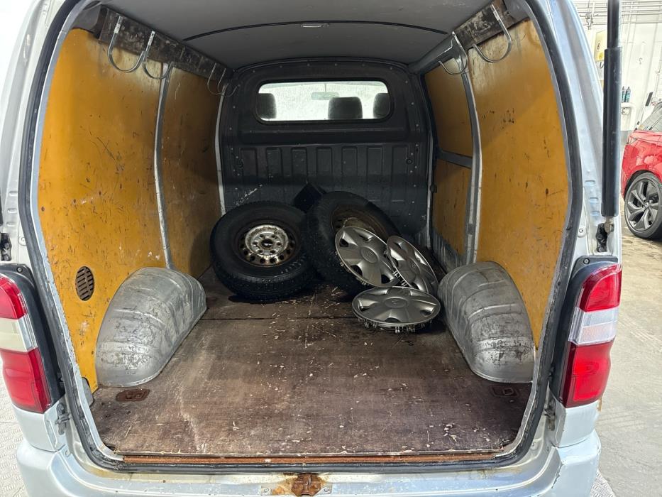 TOYOTA Hiace 2009