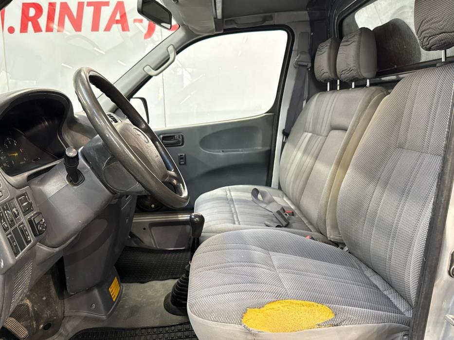 TOYOTA Hiace 2009