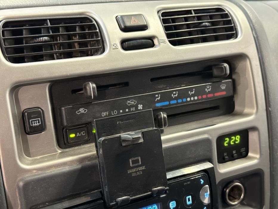 TOYOTA Hiace 2009