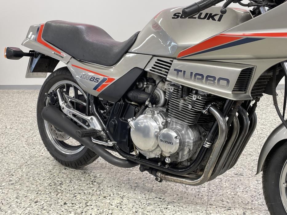 SUZUKI XN 1983