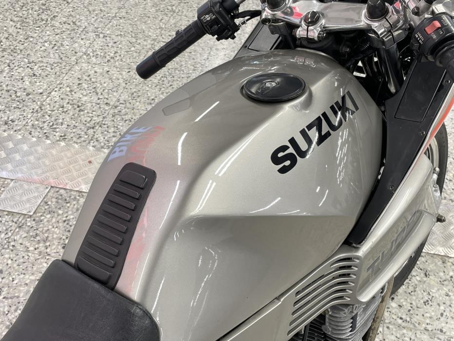 SUZUKI XN 1983