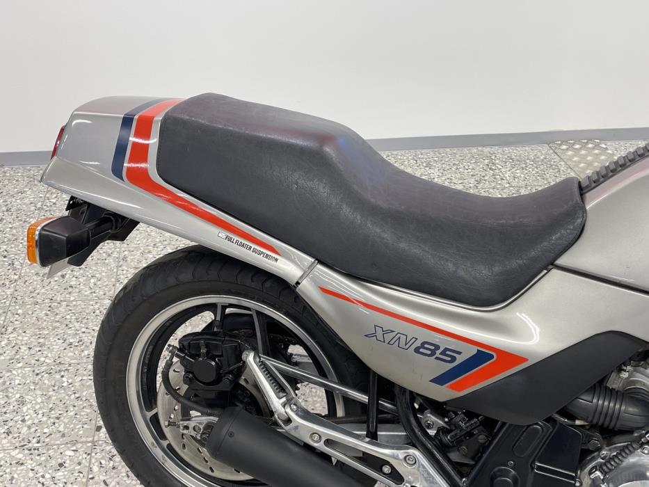 SUZUKI XN 1983