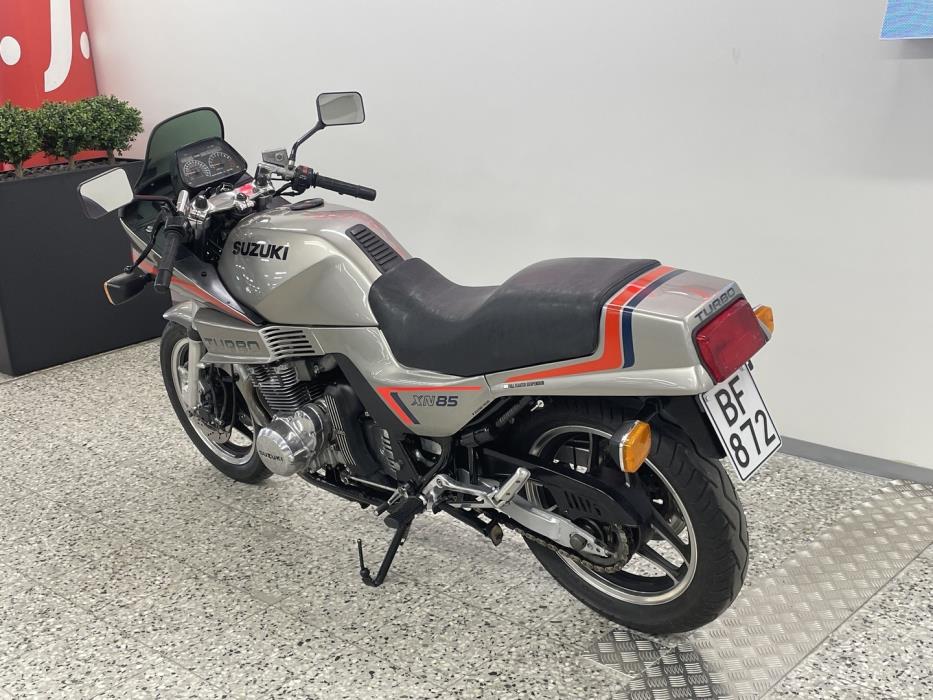 SUZUKI XN 1983