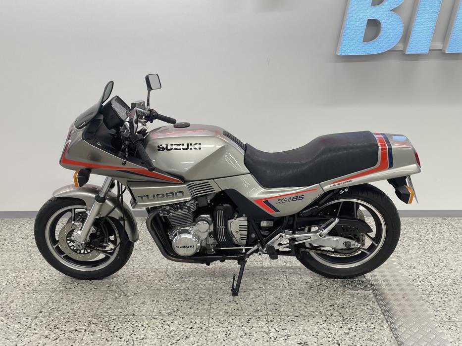 SUZUKI XN 1983