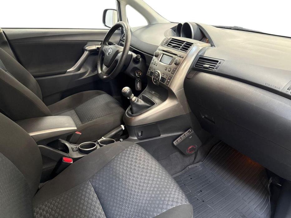 TOYOTA Verso 2010