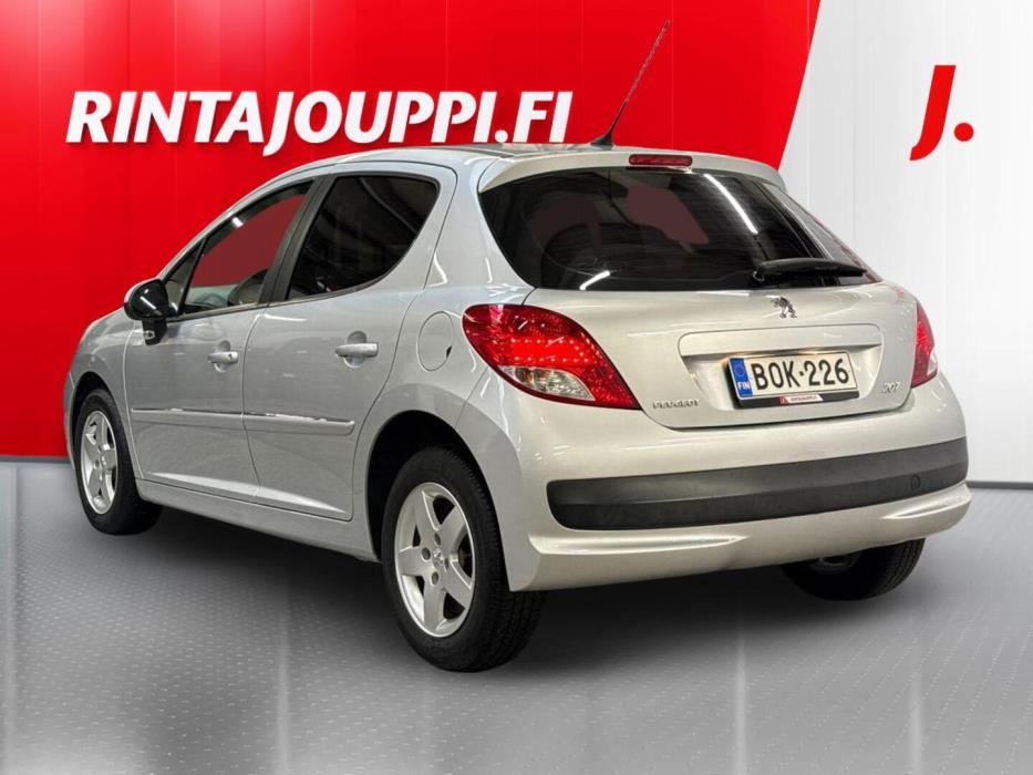 PEUGEOT 207 2010