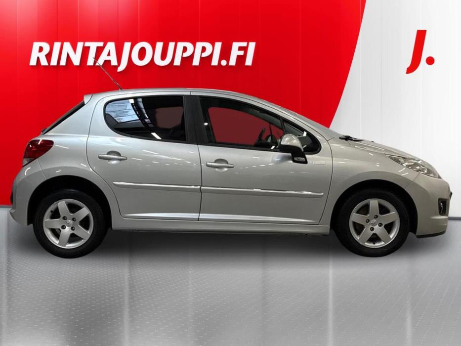 PEUGEOT 207 2010