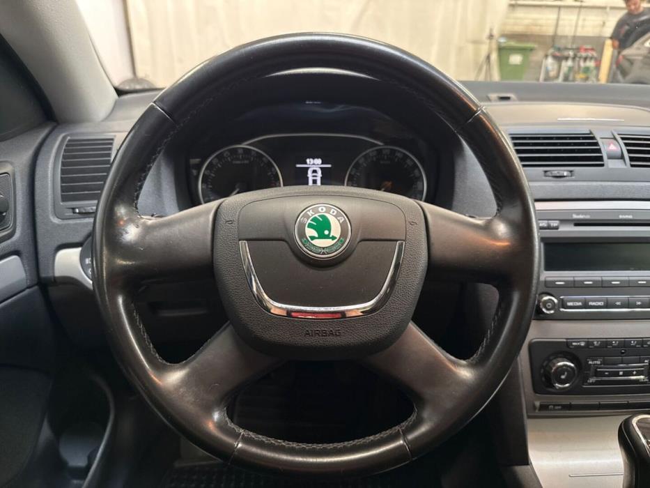 SKODA Octavia 2011