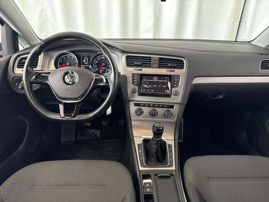 VOLKSWAGEN Golf 2014