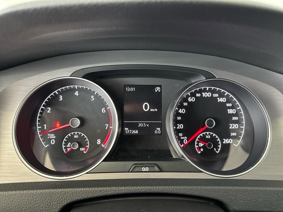 VOLKSWAGEN Golf 2014