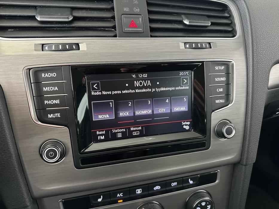 VOLKSWAGEN Golf 2014