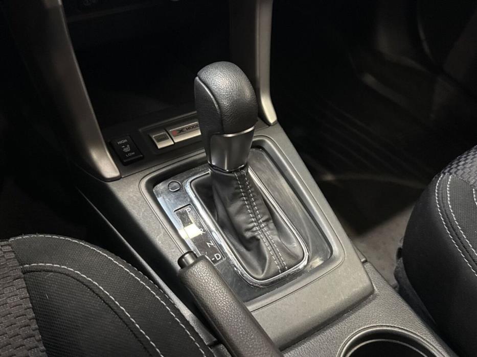 SUBARU Forester 2015