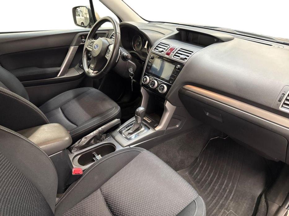 SUBARU Forester 2015