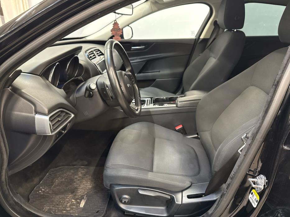 JAGUAR XE 2016