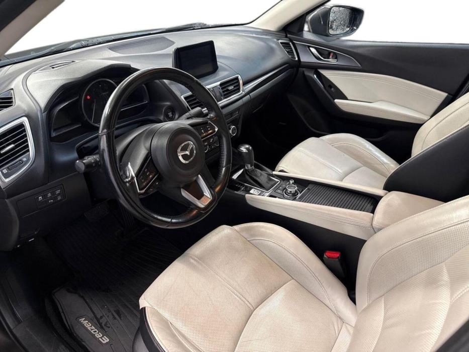 MAZDA Mazda3 2017