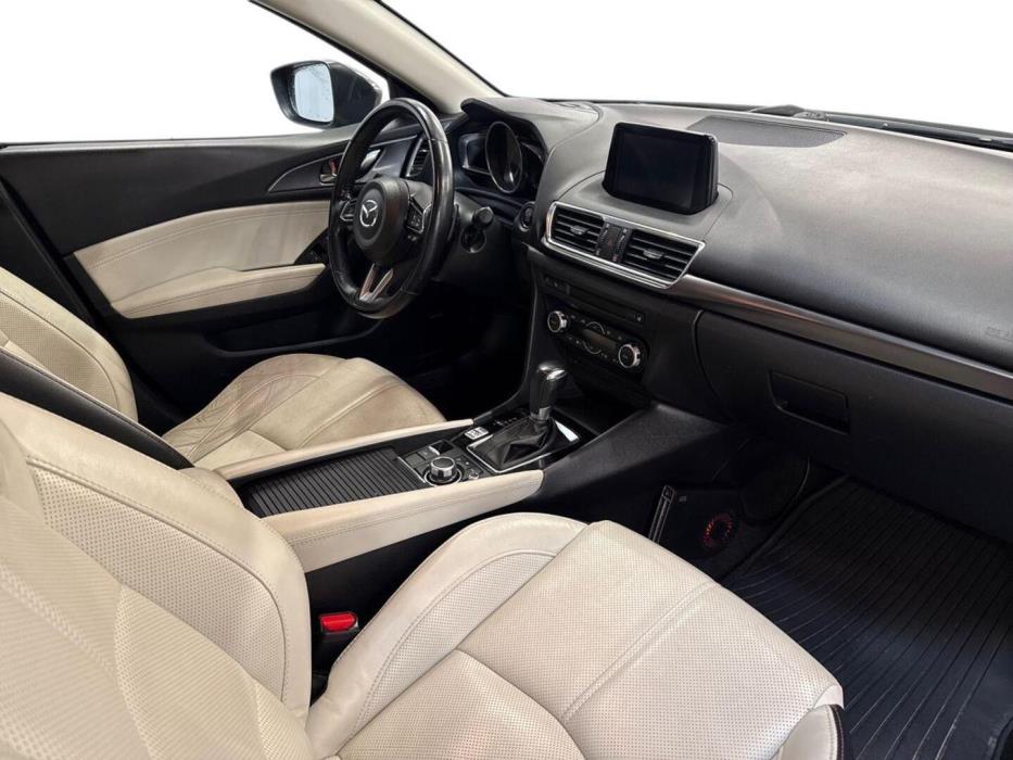 MAZDA Mazda3 2017