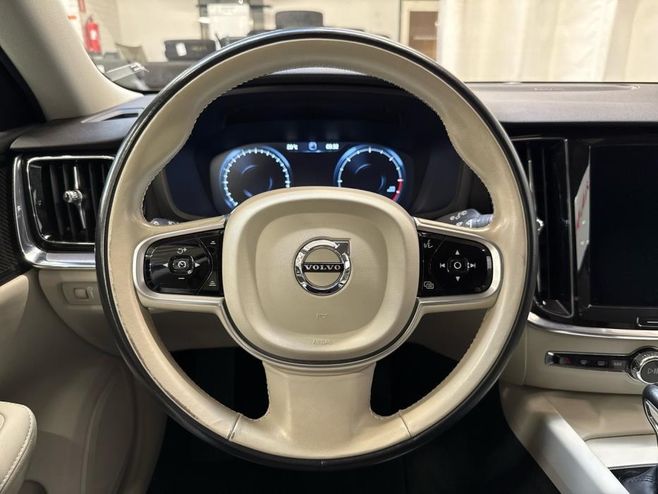 VOLVO V60 2019