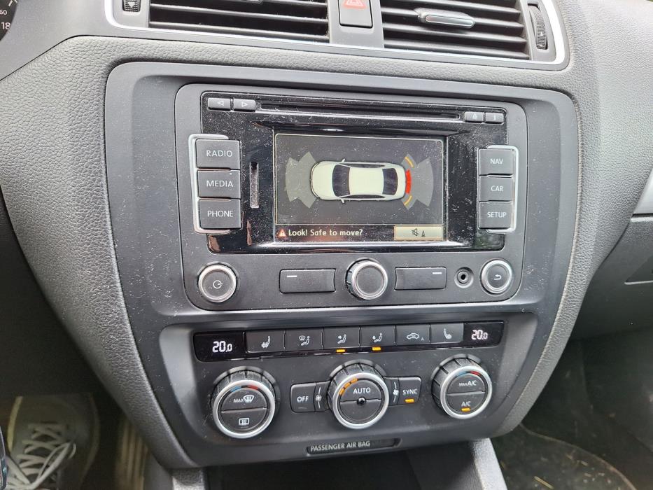 VOLKSWAGEN Jetta 2013