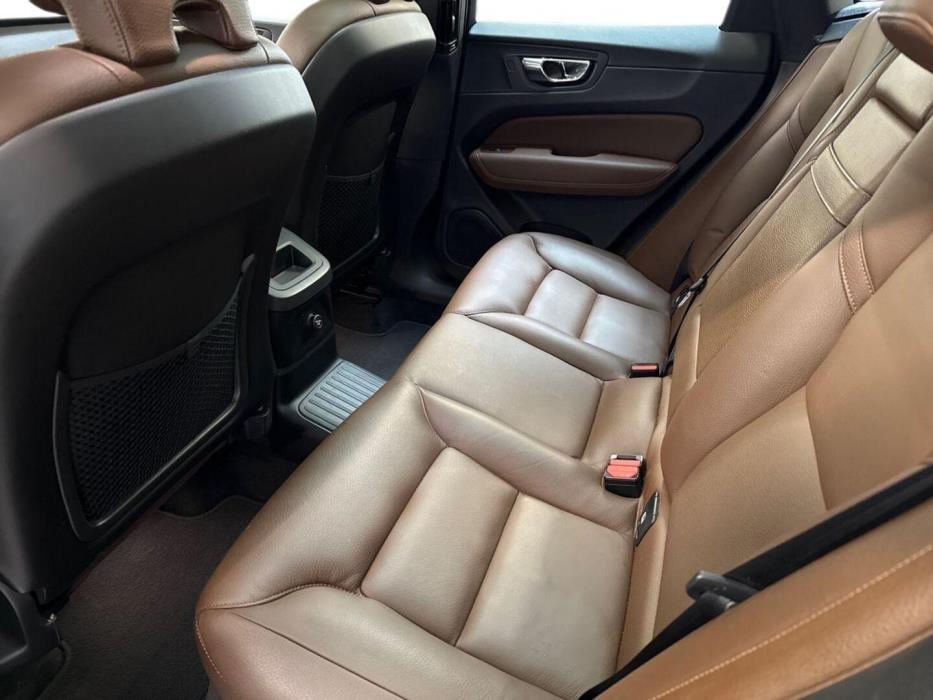 VOLVO XC60 2019