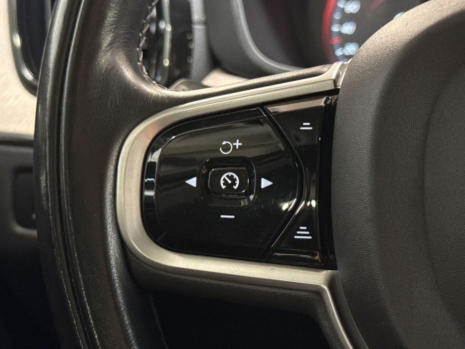 VOLVO XC60 2019