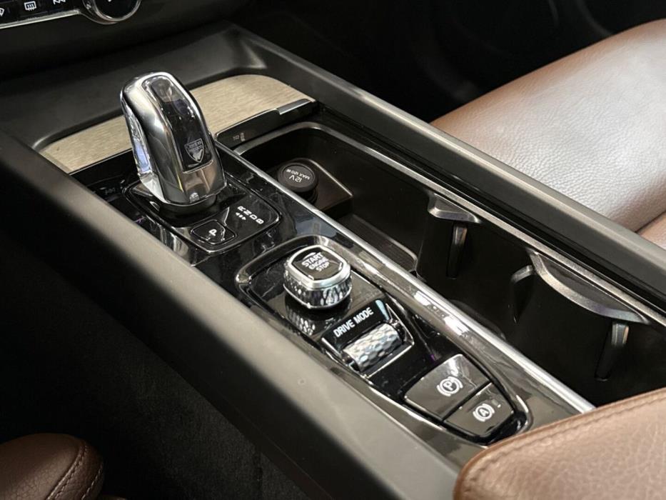 VOLVO XC60 2019