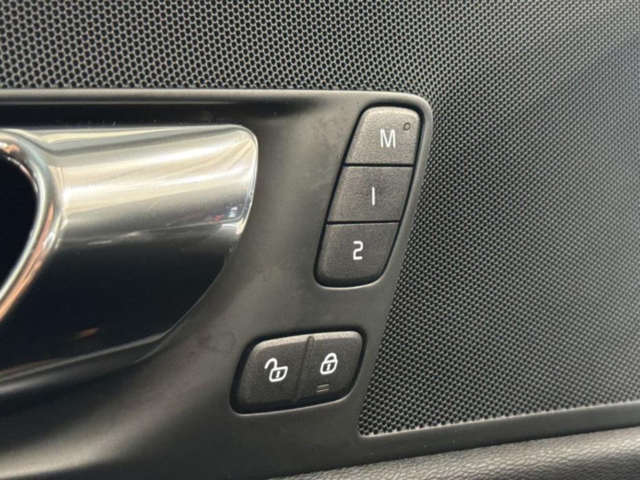 VOLVO XC60 2019