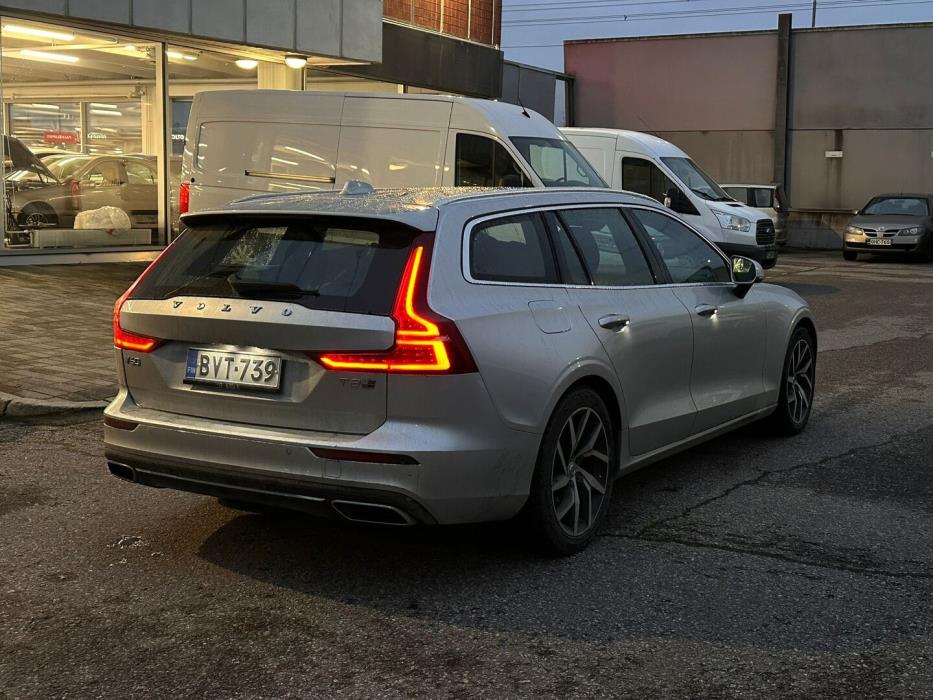 VOLVO V60 2019