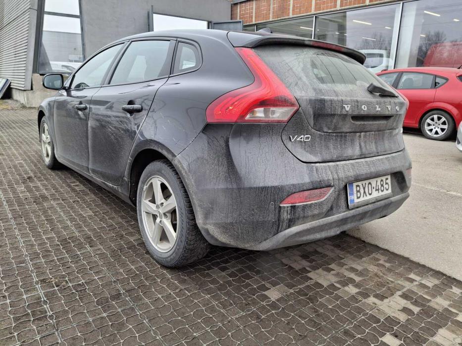 VOLVO V40 2020