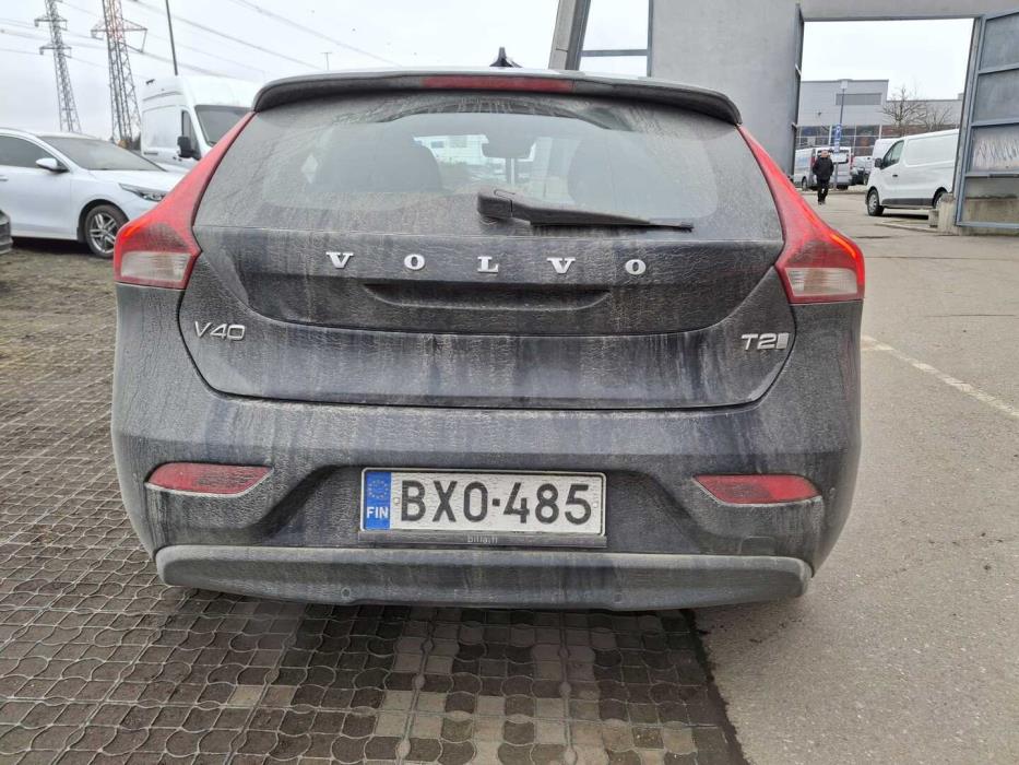 VOLVO V40 2020