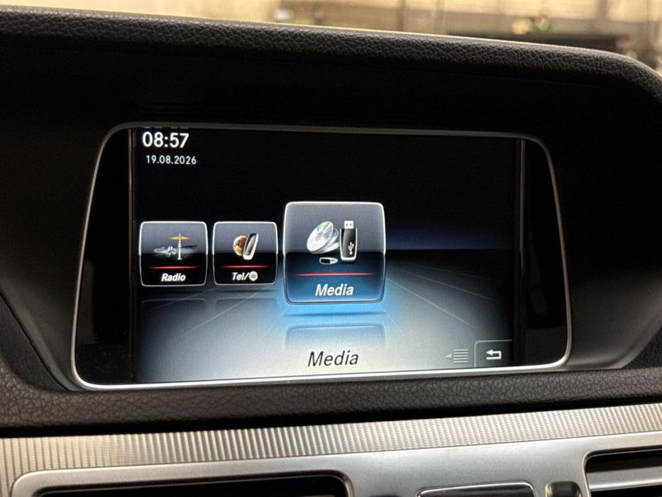 MERCEDES-BENZ E 2015