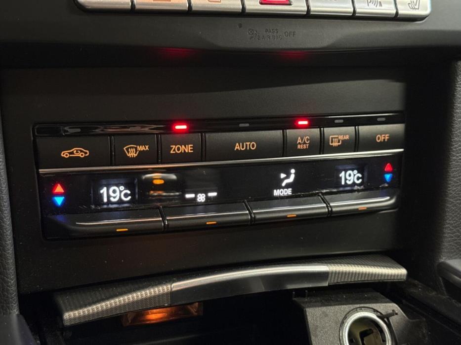 MERCEDES-BENZ E 2015