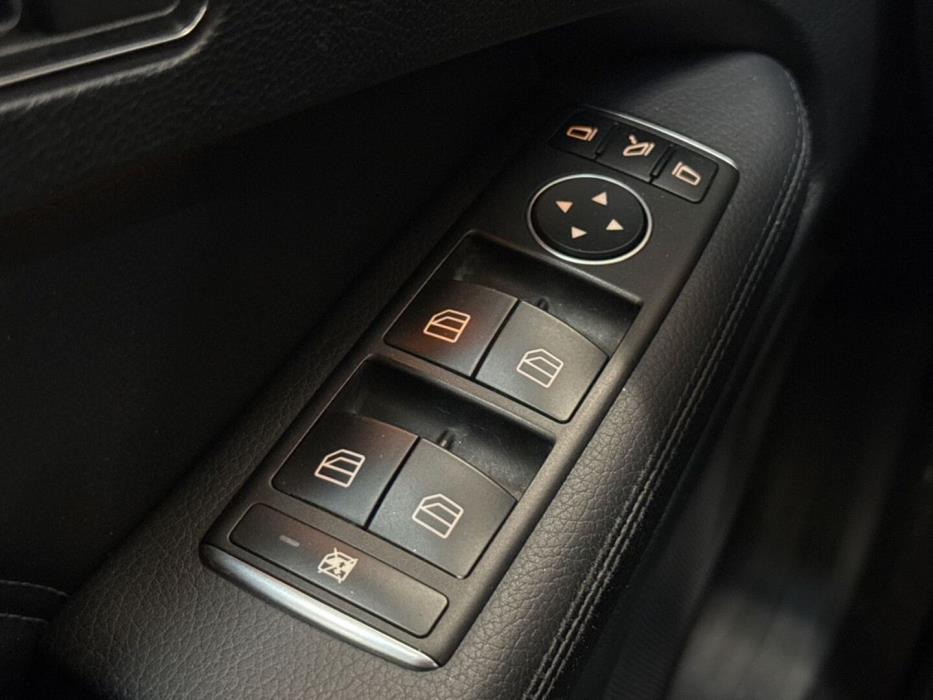 MERCEDES-BENZ E 2015