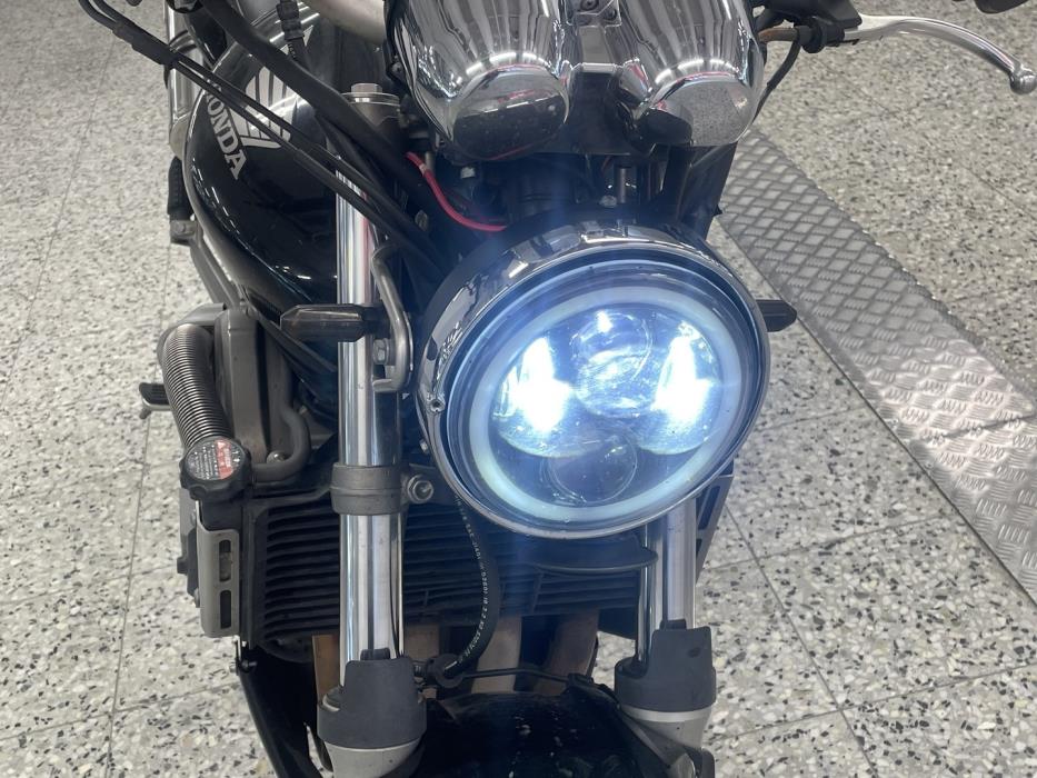 HONDA CB 2002