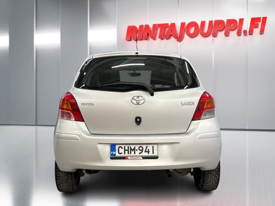 TOYOTA Yaris 2009