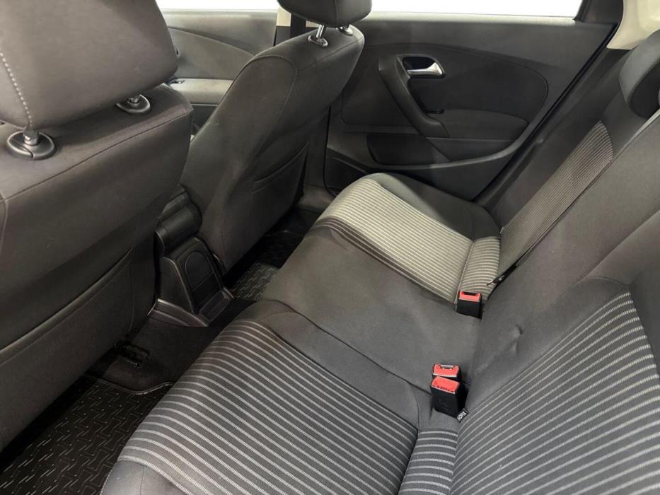 VOLKSWAGEN Polo 2010