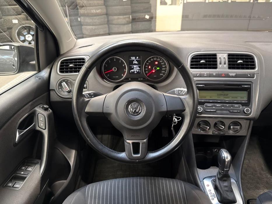 VOLKSWAGEN Polo 2010