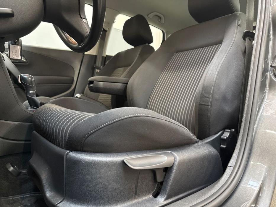 VOLKSWAGEN Polo 2010