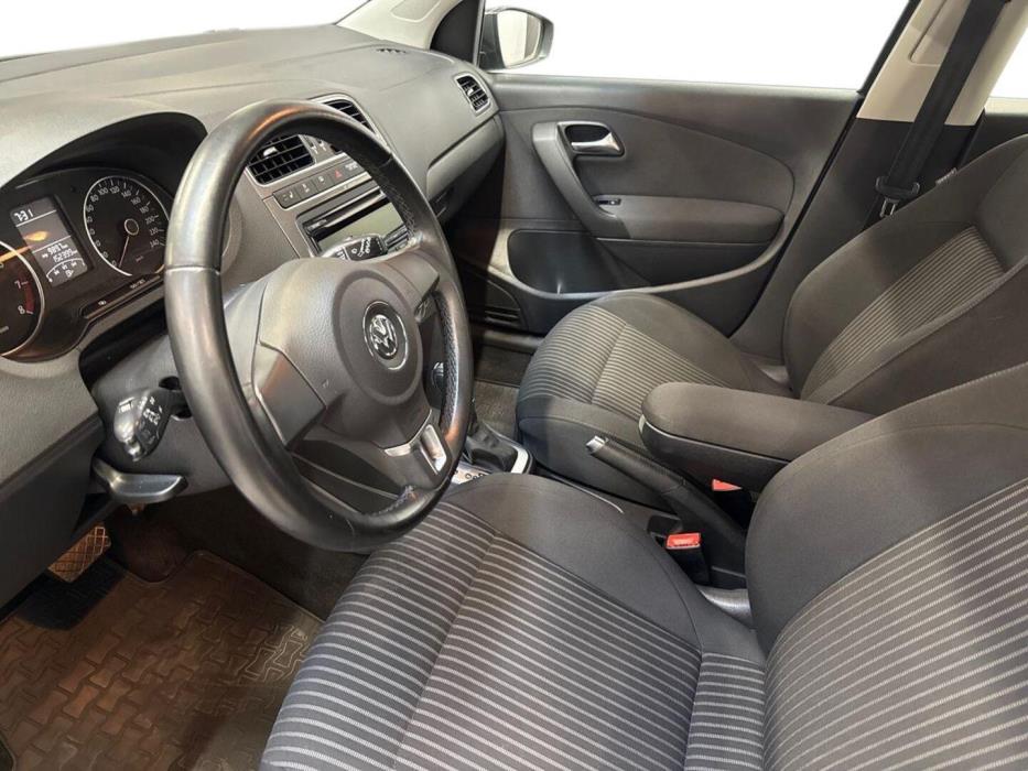 VOLKSWAGEN Polo 2010