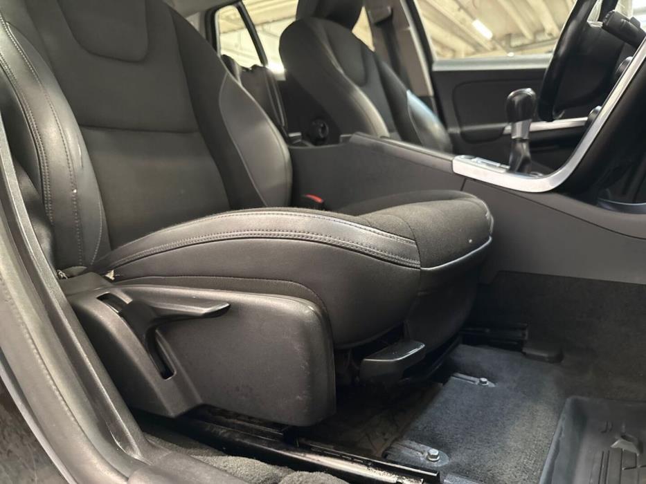 VOLVO V60 2012