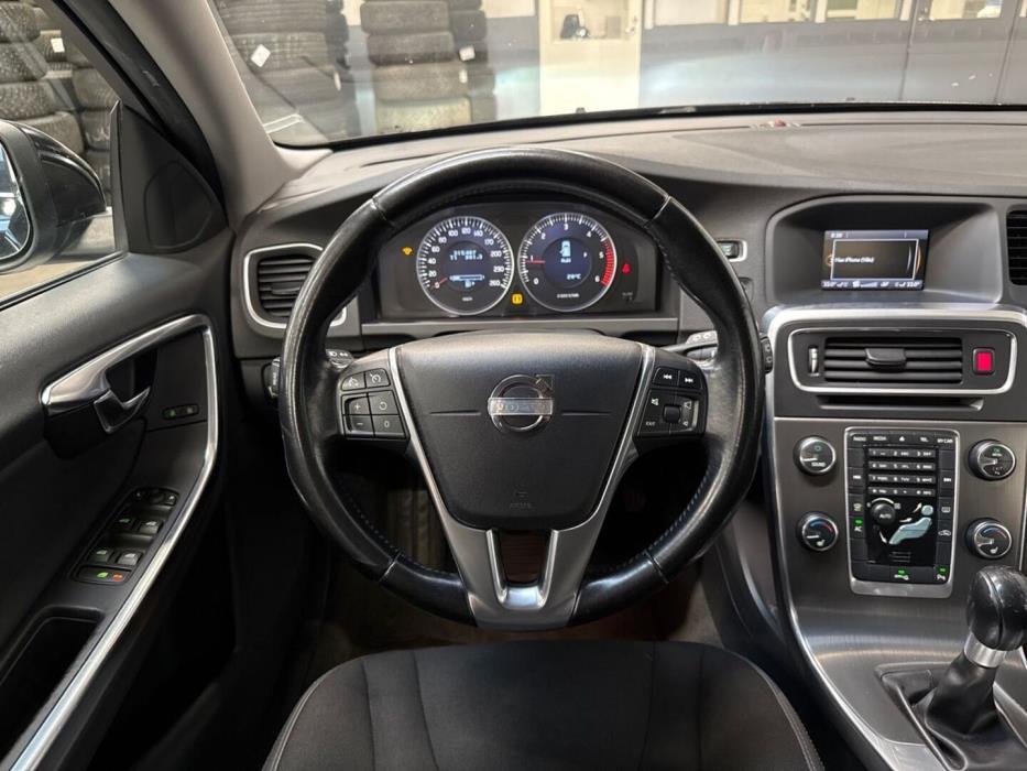 VOLVO V60 2012