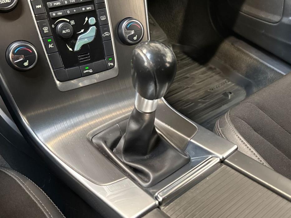 VOLVO V60 2012