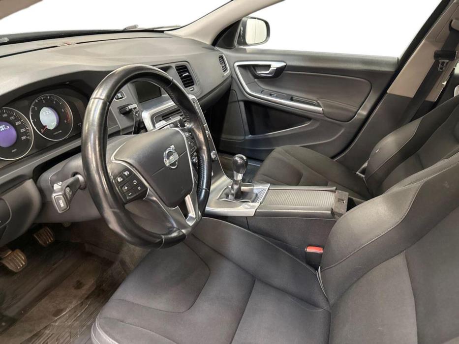 VOLVO V60 2012