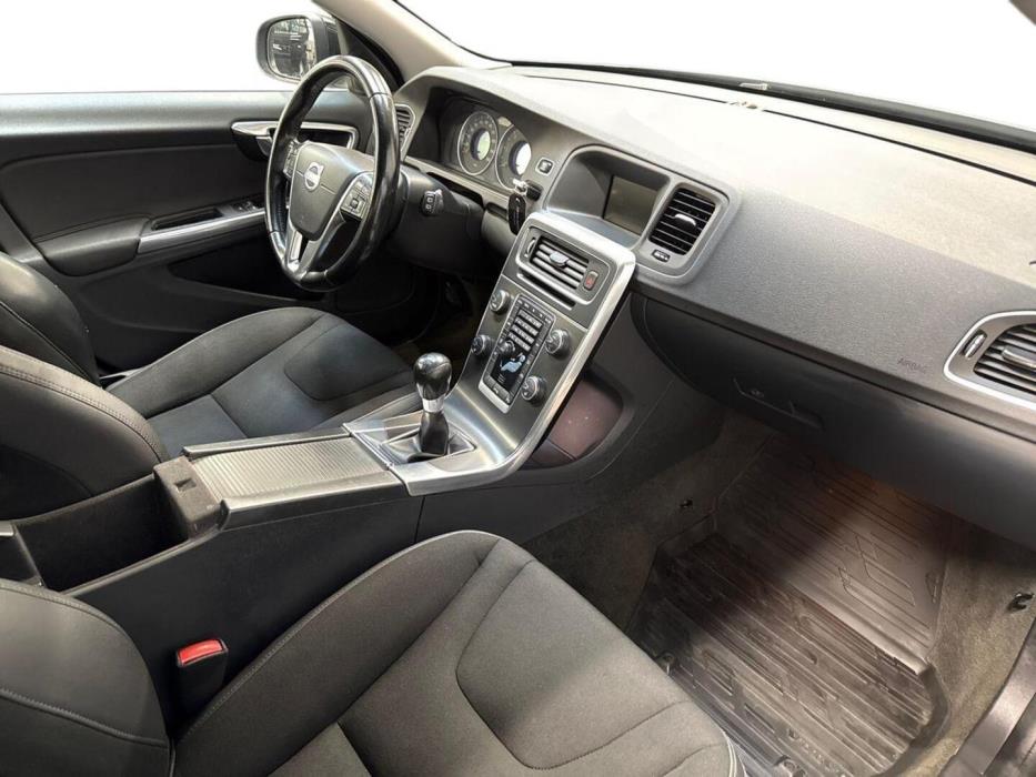 VOLVO V60 2012