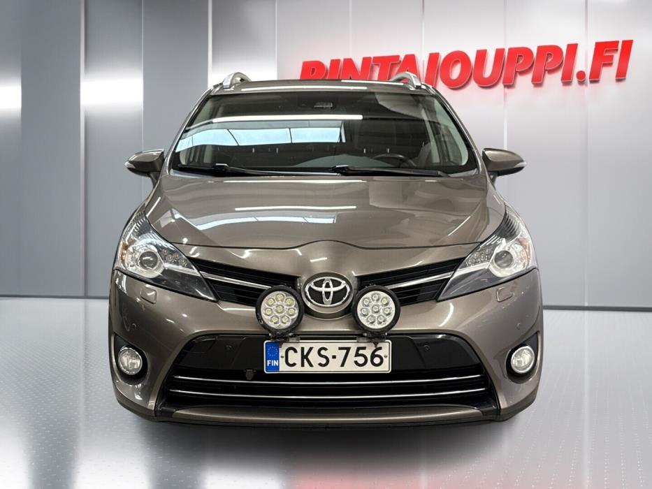 TOYOTA Verso 2017