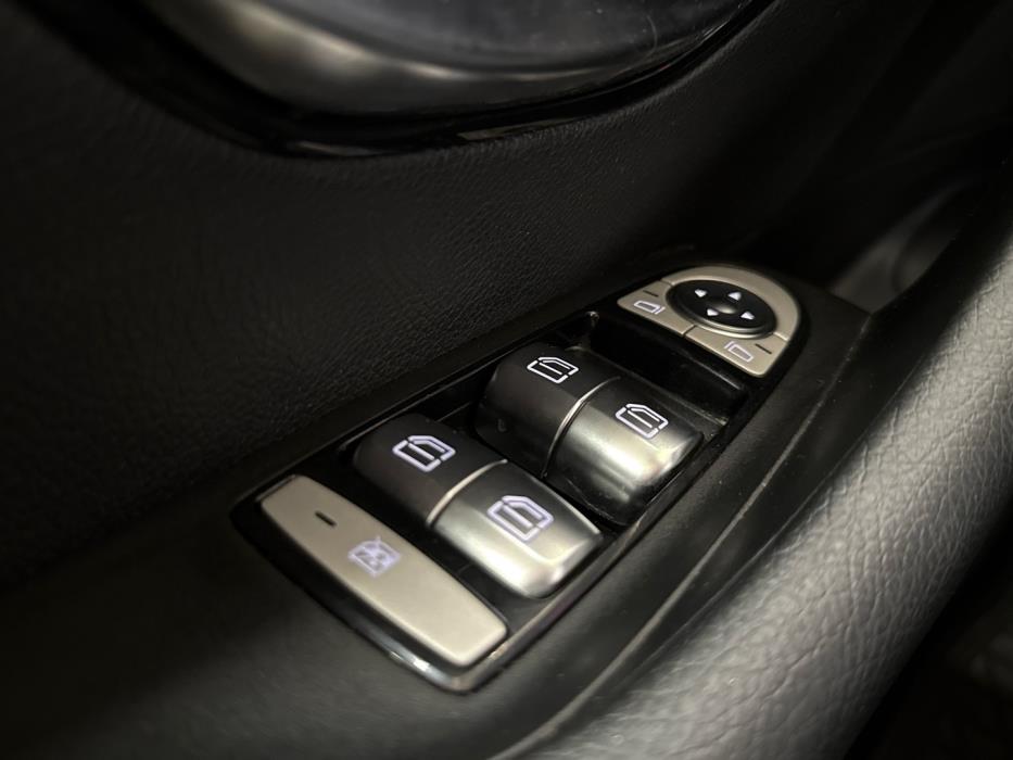 MERCEDES-BENZ E 2018