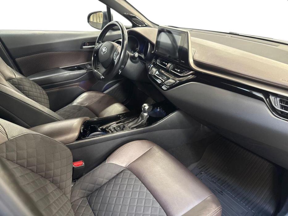TOYOTA C-HR 2019
