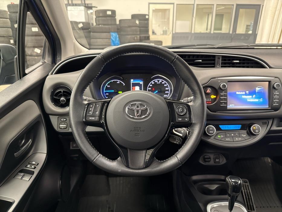TOYOTA Yaris 2019
