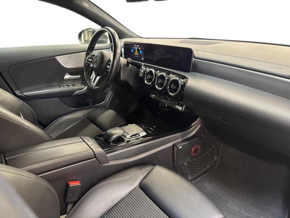 MERCEDES-BENZ CLA 2019